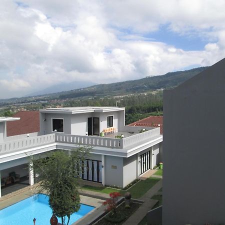 Osmond Villa Resort Lembang Ngoại thất bức ảnh