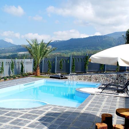Osmond Villa Resort Lembang Ngoại thất bức ảnh