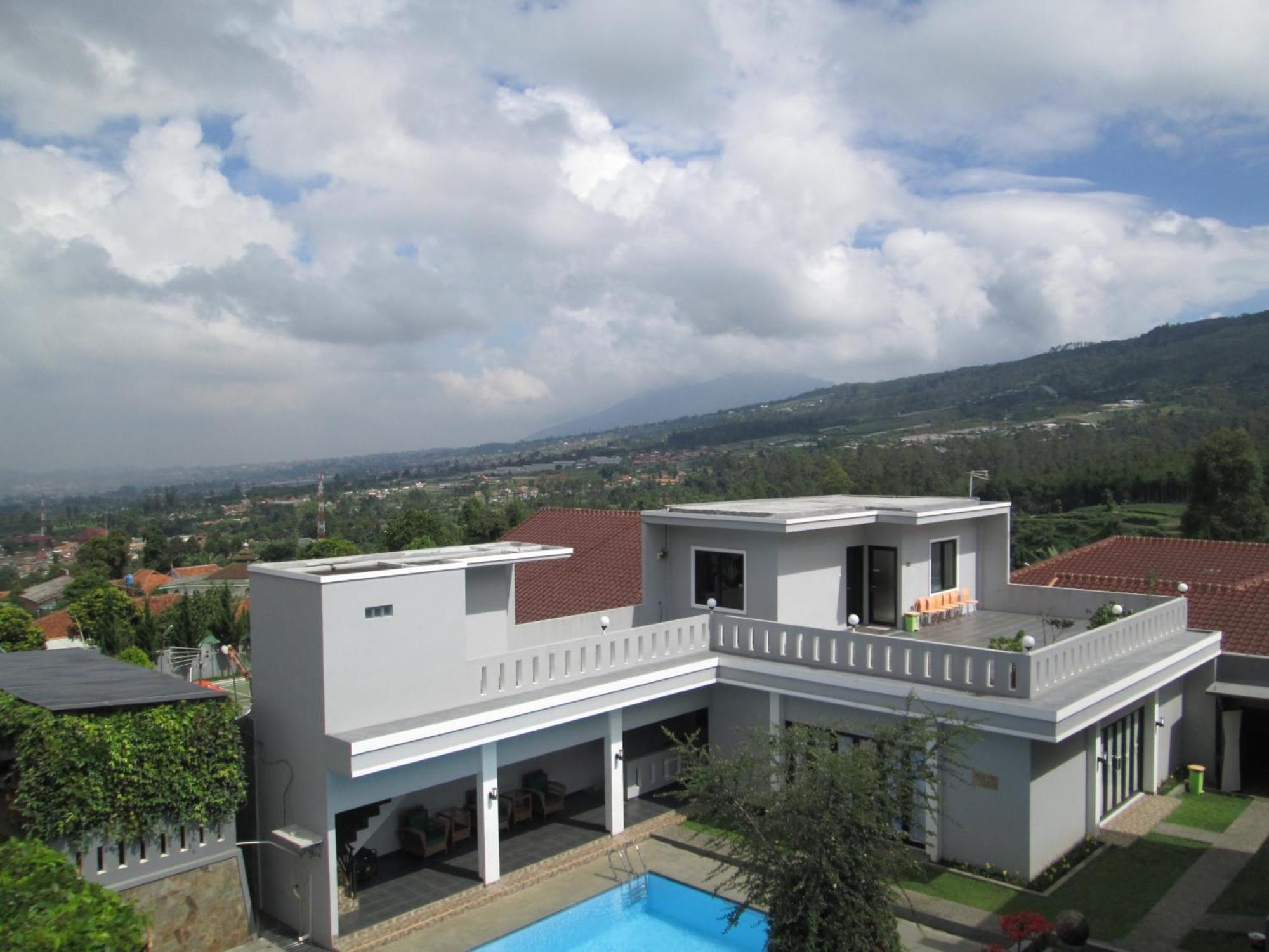 Osmond Villa Resort Lembang Ngoại thất bức ảnh